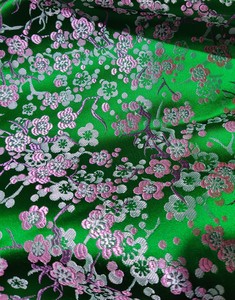 【爆款】杭州丝绸织锦缎中式布料手工制作婚庆民族服装面料梅花