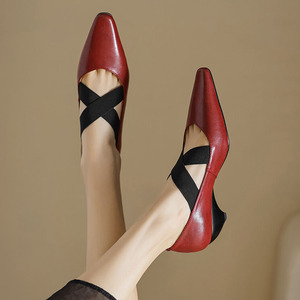 红色单鞋女设计感小众气质名媛春天粗跟瓢鞋女2024新款浅口船鞋