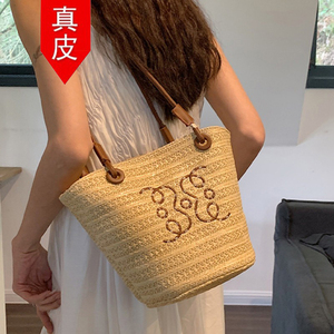 香港代购超火小包包女士2024新款草编包小众设计沙滩包海边编织包