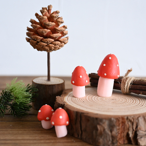森系盲盒可爱装饰软陶红色蘑菇一套蛋糕装饰插立体各种可爱玩偶