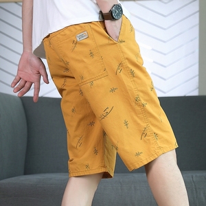 黄色印花短裤男士夏季2024新款男装潮流直筒帅气休闲外穿五分中裤