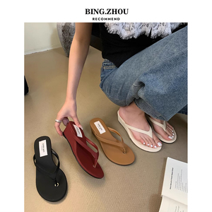 韩版简约休闲坡跟人字拖鞋女2024夏季新款红色夹趾高跟鞋小凉拖鞋