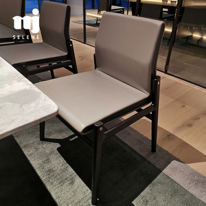 意式极简轻奢餐椅现代简约小户型咖啡厅酒店椅ins北欧皮椅子实木