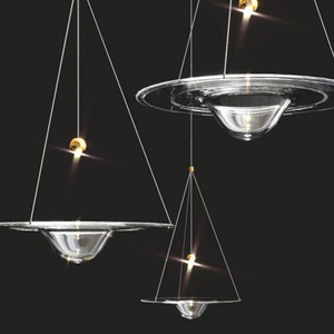北欧轻奢透明飞碟玻璃水滴螺纹形吊灯个性设计师餐厅极简艺术展灯