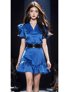 今年流行漂亮的裙子2024夏季新款高端精致宝石蓝色醋酸缎面连衣裙