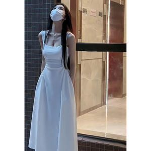 吊带连衣裙女夏新款法式茶歇小个子高级感初恋收腰显瘦白色长裙子