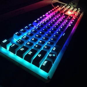 RGB机械键盘黑青茶红轴幻彩可变色发光104办公游戏打字静音软插拔