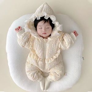 巴­拉婴儿连体衣服羽绒棉服秋冬季套装加绒一周岁女宝宝春
