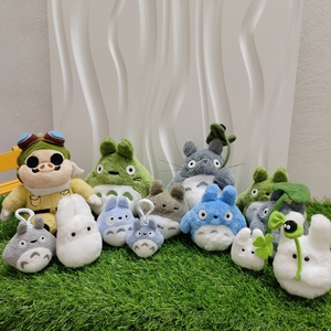 正版日本龙猫吉卜力公仔荷叶龙猫小煤球Totoro毛绒玩偶橡子共和国
