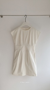 IN广州UUS设计感后背系扣连衣裙女装夏季新款气质裙子高级感1465