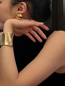 小众设计弧形不规则宽版金色光面手镯子开口夸张简约手臂环女手环