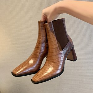 韩国鳄鱼纹复古棕色靴子真皮秋冬方头短靴女粗跟高跟瘦瘦靴马丁靴
