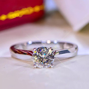 四爪仿真莫桑石钻石戒指含银镀白金女款简约求婚订婚1克拉钻戒