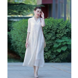 夏季2024女新款气质名媛时尚减龄女神范高级感度假旅游白色连衣裙
