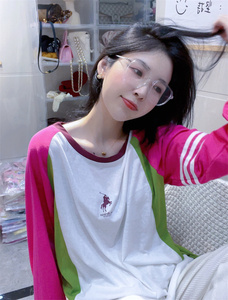 2023年夏季新款韩国自留长袖防晒衫玫红色袖子拼白绿宽松T恤上衣