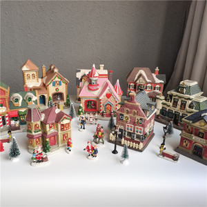 迟遇外贸出口欧洲小镇陶瓷房子圣诞玩具店咖啡店手绘家居装饰品