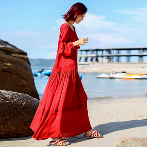 红色民族风沙滩裙女波西米亚长裙海边度假拍照连衣裙沙漠旅游裙子