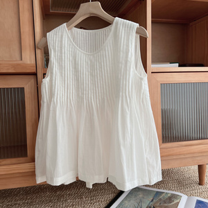 高级感白色棉麻背心衬衫女夏季设计感压褶圆领无袖坎肩娃娃衫上衣