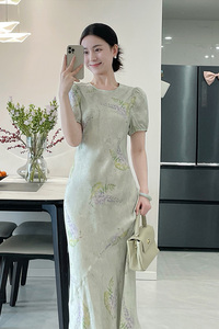 新中式设计感小众改良旗袍短袖连衣裙女夏季牛油果绿碎花长款裙子