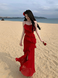 法式绝美红色吊带连衣裙仙女夏季高级性感荷叶边海边度假沙滩长裙