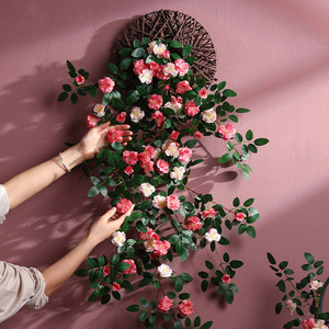 仿真蔷薇花墙壁挂花藤装饰墙面假花摆设客厅藤蔓遮挡装饰吊兰挂花