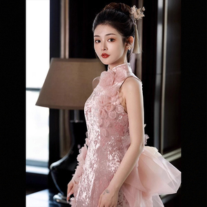 新中式旗袍订婚礼裙高端轻奢小众敬酒服回门服新娘立体花朵连衣裙