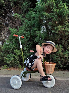 ins韩国儿童复古三轮车日本宝宝轻便手推脚踏车遛娃神器儿童拍照