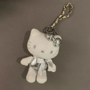 银白hellokitty公仔玩偶哈喽毛绒小饰品kt黑皮包包书包挂件hallo