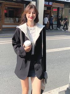 黑色假两件连帽小西装外套女短款2024春天新款韩版设计感减龄西服