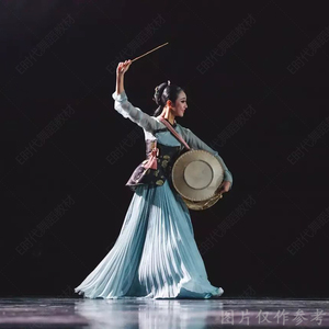 朝鲜族舞蹈讲解教程长鼓舞红太阳照边疆大红丹三千里分解教学视频
