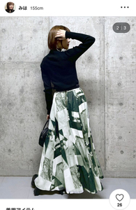 川久保玲风格的长裙 配上森山大道式的照片图案 是什么答案
