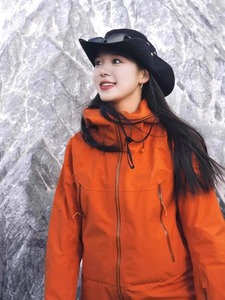 橘色冲锋衣外套女2023秋冬新款三合一防风保暖户外旅游时尚登山服