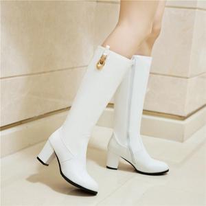 2022女士新款白色长靴舞蹈骑士靴粗跟中跟侧拉链高筒靴子大码女靴