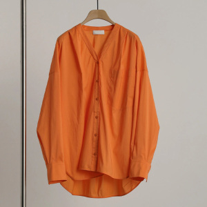 橙色v领廓形衬衫女夏季新款宽松慵懒气质通勤ins风单排扣长袖衬衣