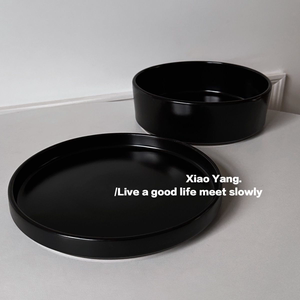 黑色陶瓷碗平底沙拉碗ins风高档感纯黑色可猫喝水纯色大黑碗釉下
