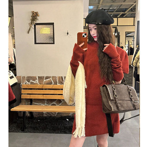法式洋气枣红色针织连衣裙女2024新春氛围感袖套裙子小个子套装