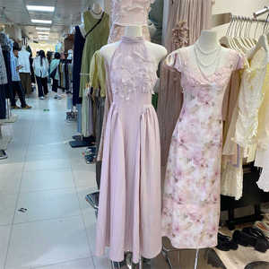 广州APM夏季法式温柔风半高领花瓣粉色背心裙无袖中长款连衣裙