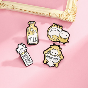 可爱卡通奶牛合金胸针创意MILK牛奶奶瓶徽章衣服包包配饰