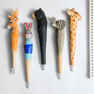 长颈鹿大象可爱卡通动物笔手工雕刻创意木头笔木雕笔DIY中性笔