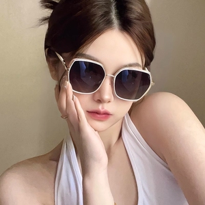 新款墨镜女网红同款韩版潮防紫外线太阳眼镜白色大脸眼睛圆脸镜框