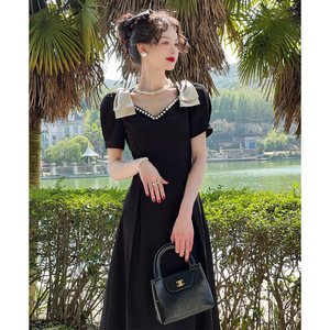 AMT 法式复古宫廷风黑色长裙夏季新款高端名媛修身显瘦方领连衣裙