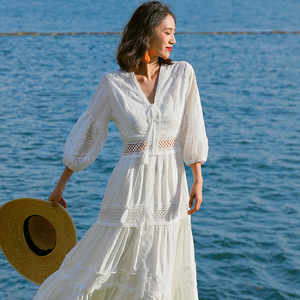 流行款连衣裙夏白色甜美法式露腰过膝长裙沙滩裙海边度假出游裙子