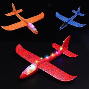 大号手抛飞机玩具户外发光滑翔机航模儿童回旋投掷泡沫飞机模型