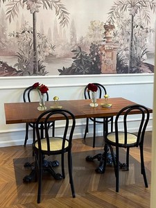 美式复古咖啡厅桌椅组合2023新款甜品奶茶店小圆桌西餐厅铁艺餐桌