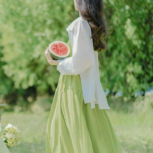 梨型身材微胖女生穿搭绿色吊带连衣裙子质感高级感小清新套装春季