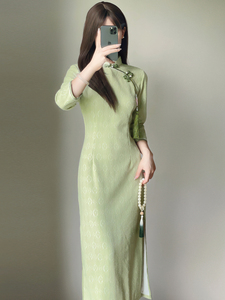 文艺清新绿色羽毛纱旗袍2024年复古风气质高端年轻款少女连衣裙