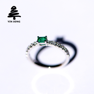 燕尾镶八角祖母绿女戒 银松珠宝Pt900铂金镶钻石天然绿宝石戒指