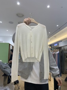 韩国东大门代购2024春BELIEVE MOMENT女装新款V领修身长袖针织衫