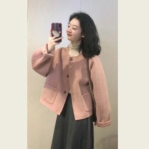 秋冬季韩系高级感小个子搭配显高呢子大衣宽松粉色毛呢外套女短款