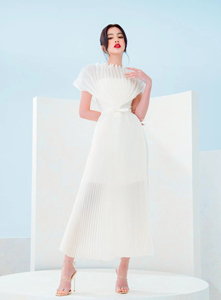 2023夏越南小众高级感设计白色百褶风琴褶皱一字肩气质礼服连衣裙